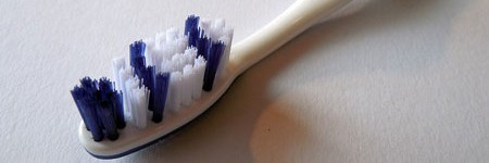なぜ熱湯と冷水で歯ブラシの毛先が復活するの？